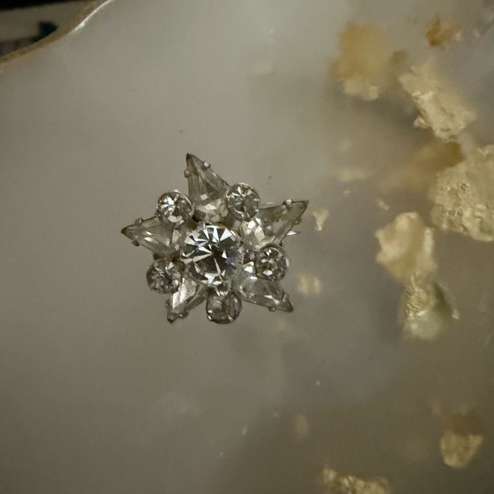 Vintage 1950’s 3D Diamanté Star Pin -  Silver Crystal Starburst Brooch